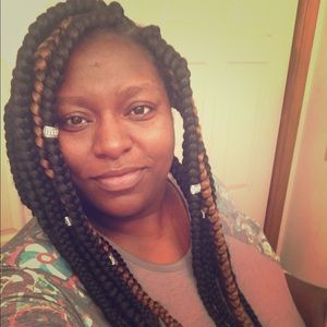 Meet your Posher, Laura